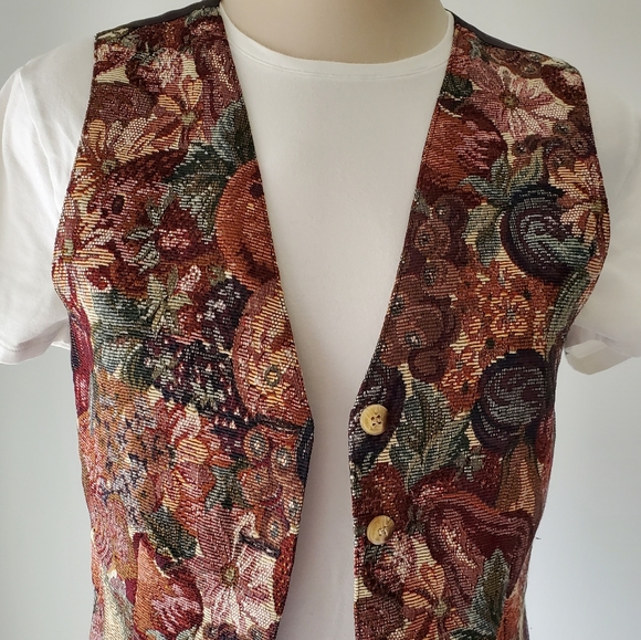 Vintage Tapestry vest 😍
